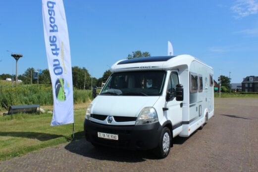 Knaus Sun Ti 700 Meg, Dwarsbed, Garage, Draaibare voorstoelen, Halve dinette, zit bank,. Bj. 2008